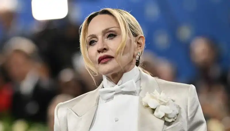 Madonna'nın Yeni Diyeti: Kanserle Mücadele Yöntemi Mi Yoksa Sağlıksız Bir Trend Mi?